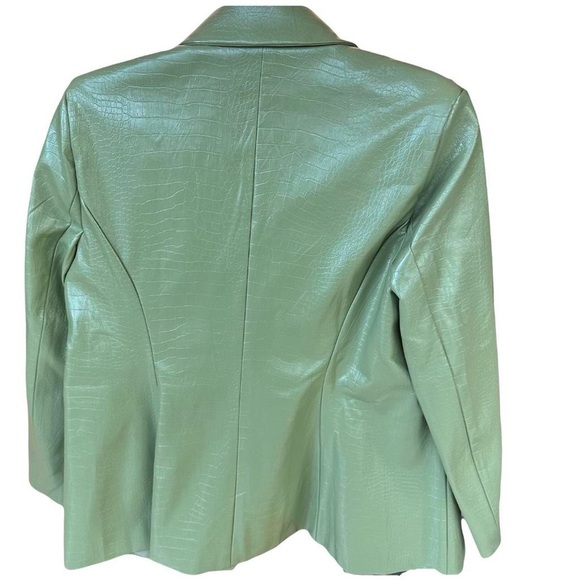 Princess Polly Faux Leather Green Blazer 🐸 - Picture 2 of 4